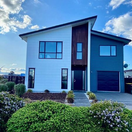 Morden Spacious New House Hamilton Extérieur photo